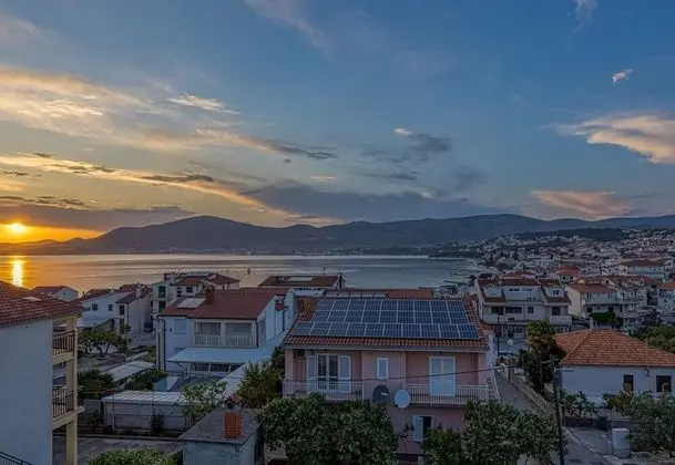 Seaview Apartment Mihaela