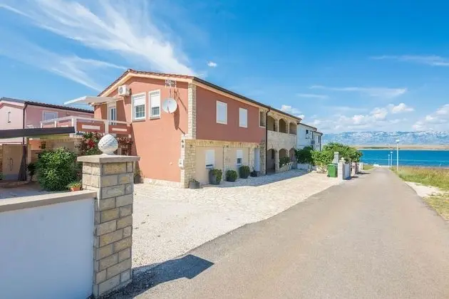 Seaview Apartment Varga 3