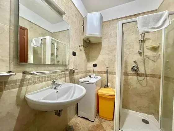 Seaview Apartments Rafailovici - Banyo Tipleri