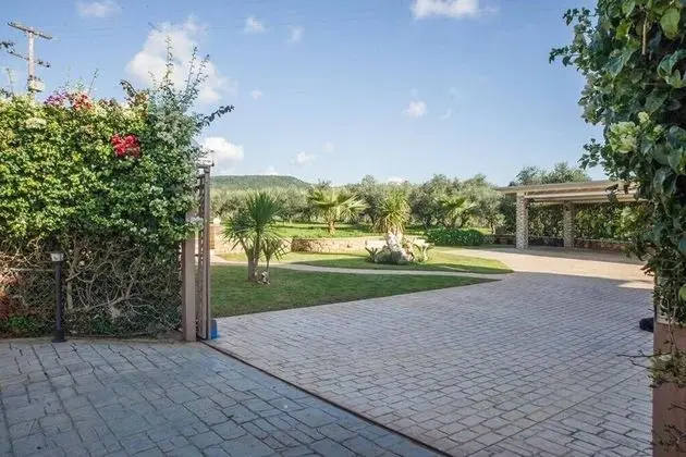 Seaview Flat In An Olive Grove By The Beach - Dış Mekan