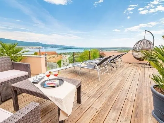 Seaview Villa in Kornic Kvarner with Outdoor Hot Tub