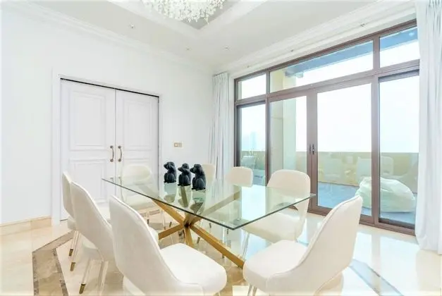 Seaview Penthouse with Private Gym & Outdoor Pool - Yerinde Yemek