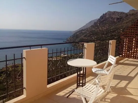 Seaview Studio, 3 Pers Panoramic Seaview in Beautiful Setting, West From Chania - Öne Çıkan Resim
