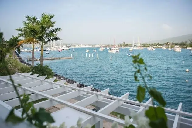 Seawind On the Bay - Apartments - Havuz