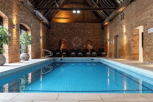 Seckford Hall Hotel & Spa - Havuz