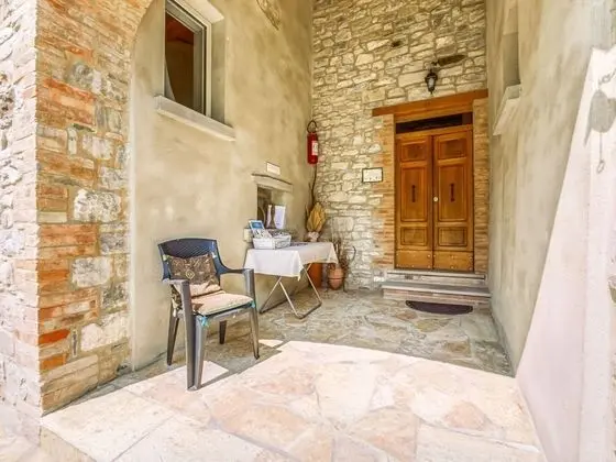 Secluded Apartment in Pennabili With Whirlpool - Lobi