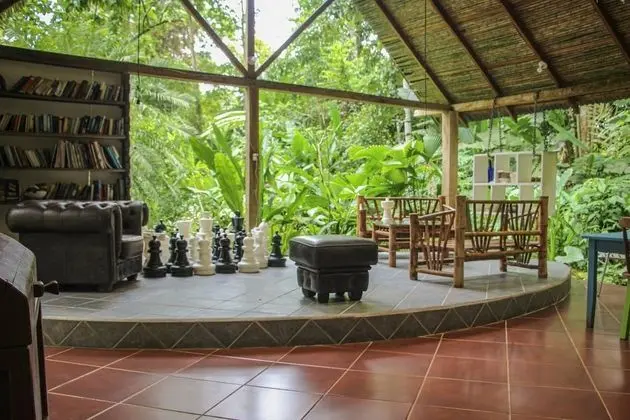 Secluded Beach Hotel - Lobi