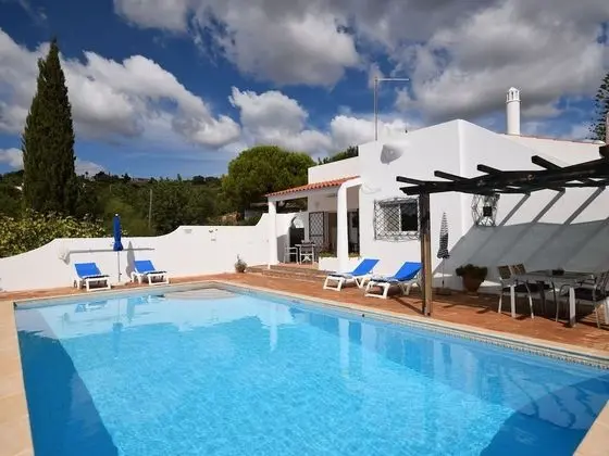 Secluded Villa in Bordeira With a Private Swimming Pool - Dış Mekan