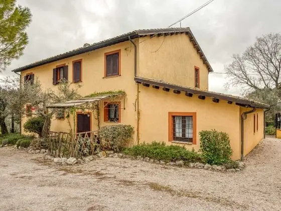 Secluded Holiday Home in Montefalco With Swimming Pool - Dış Mekan