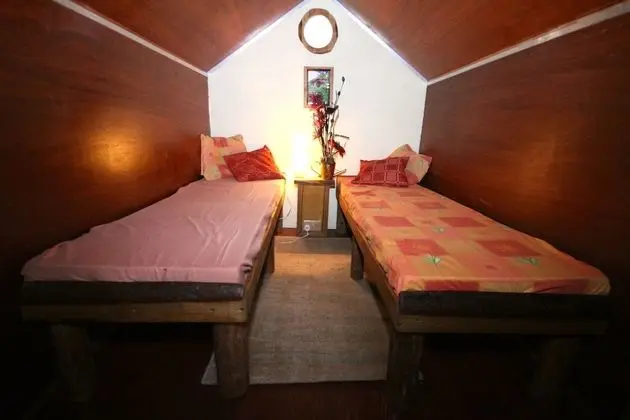 Secluded Meadow, Unique Shire Hut, Perfect Camping - Oda