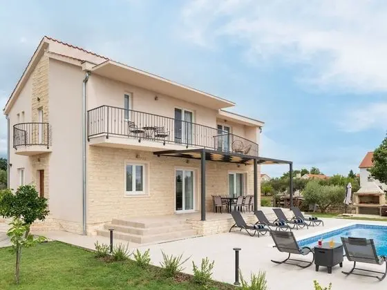 Secluded Villa in Murvica With Terrace - Öne Çıkan Resim