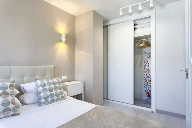 Second Line Beach Apartment - Oda