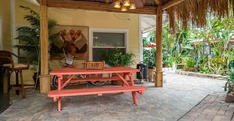 The Secret Garden - The Cottage Near Beach, Shops, Restaurants! - Dış Mekan