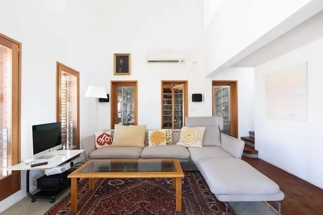 Secret Garden by TLV2RENT - Öne Çıkan Resim