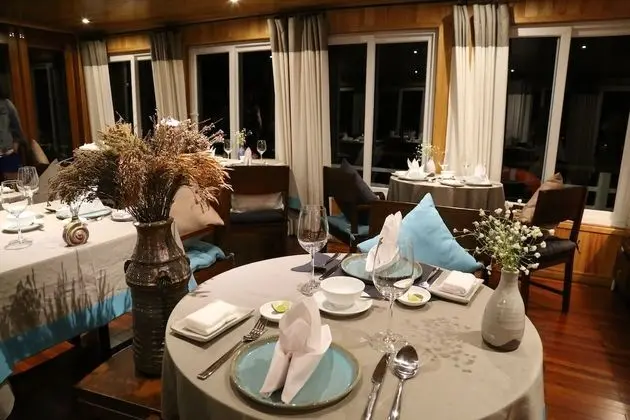 Secret Halong Cruise - Yerinde Yemek