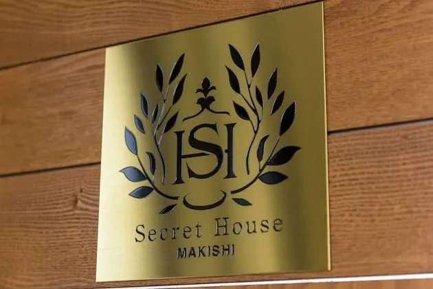 Secret House Makishi - Lobi