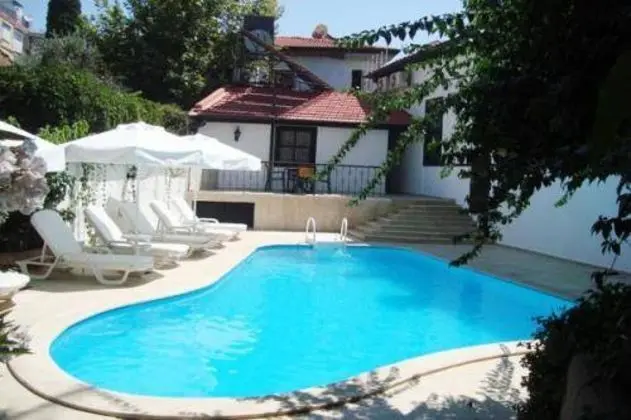 Secret Palace Hotel