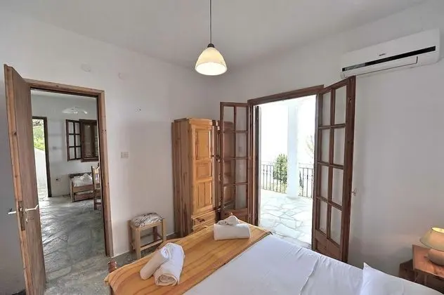 Secret Sporades - Oda