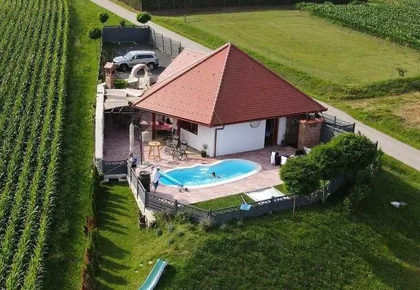 Secret Wellness Pool Sauna and Whirlpool