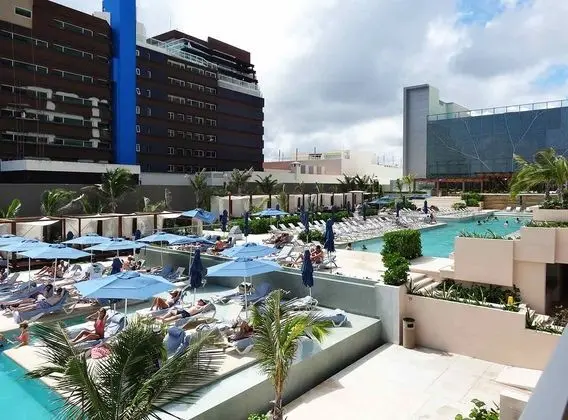 Secrets The Vine Cancun Resort & Spa - Havuz