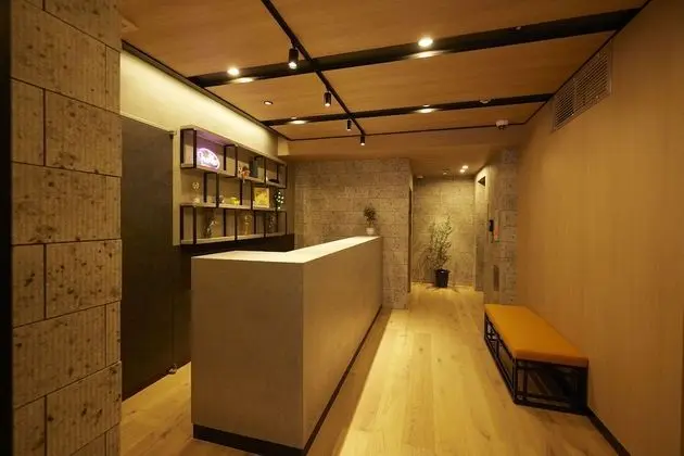 Section L Hatchobori - Lobi