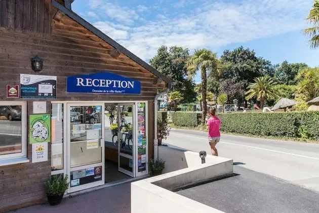See Breizh Camping La Ville Huchet - Lobi