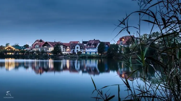 Seehotel Niedernberg - Das Dorf am See - Dış Mekan