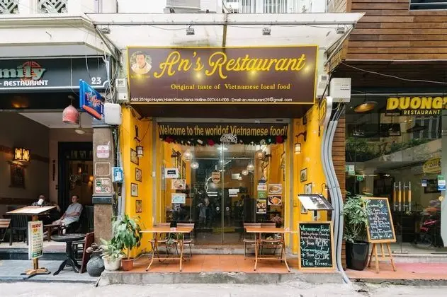 See you at Lily's Hostel - Yerinde Yemek