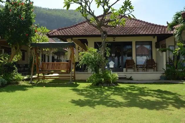 Segara Wangi Beach Cottages