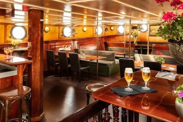 Segelschiff Loth Lorien - Yerinde Yemek