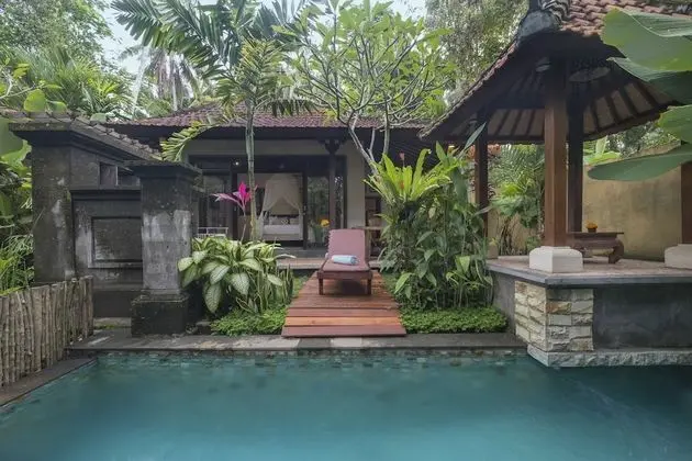 Segening Villa