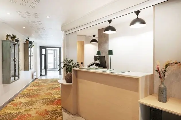 Séjours & Affaires Paris Malakoff - Lobi