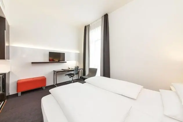 Select Hotel Berlin The Wall - Genel