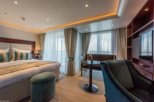 Select MS Charles Dickens - Neuss