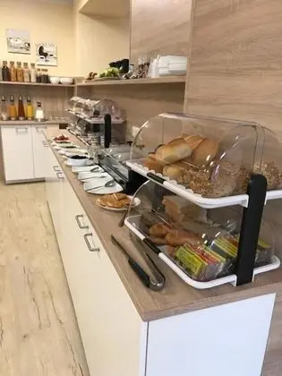Hotel Select Suites & Aparts - Yerinde Yemek