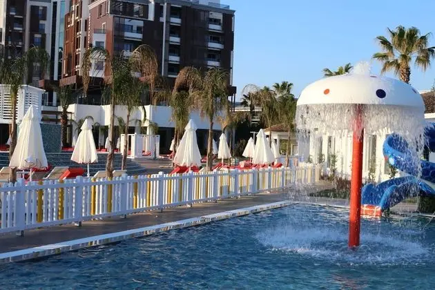 Selectum Luxury Resort - Havuz