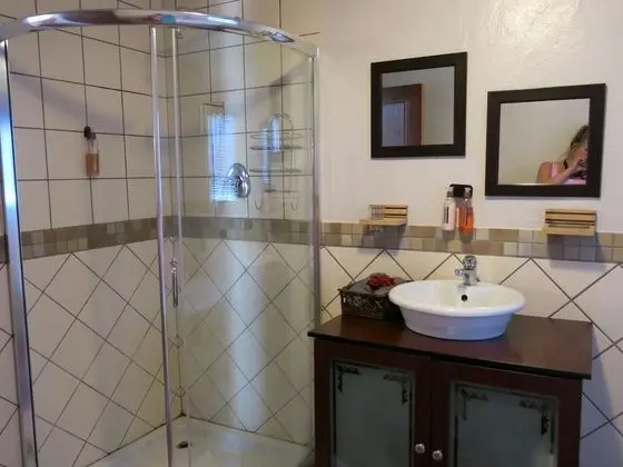 Self Catering 1 Bedroom Sofa Bedfull Bathroom Ideal for 4 Guets - Welcome - Mülk Olanakları