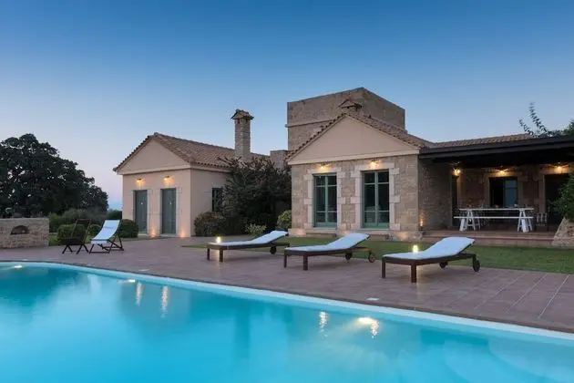 Self-catering Luxury Stone Holiday Villa With Infinity Pool and Panoramic View - Havuz