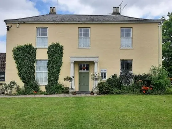 Self Contained Apartment in Winterton Hall