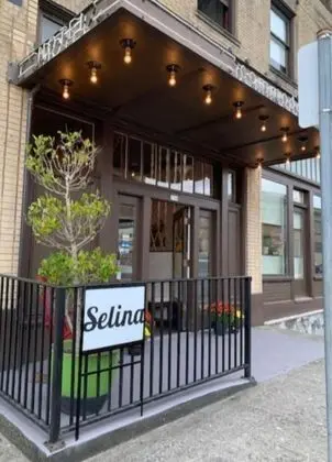 Selina Commodore Astoria - Dış Mekan