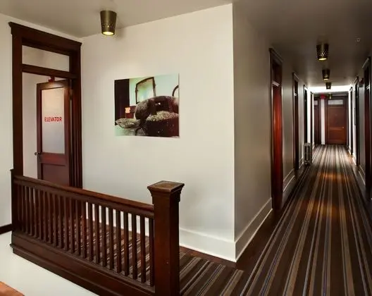 Selina Commodore Astoria - İç Mekan