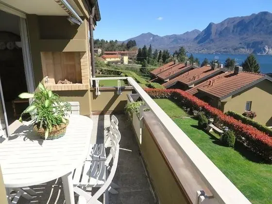 Selva 1 Apartment in Ghiffa With Pool and Lake View - Oda