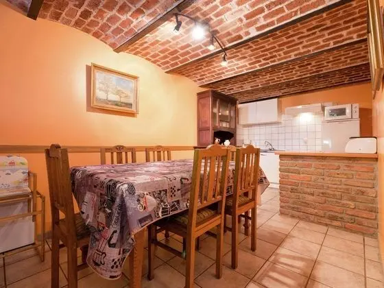 Semi-detached Farm Situated at the Edge of the Woods - Yerinde Yemek