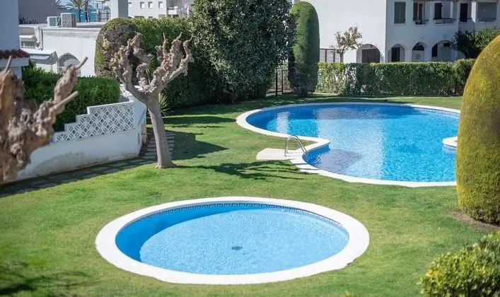 Semi-Detached House 2 (R86) - Havuz