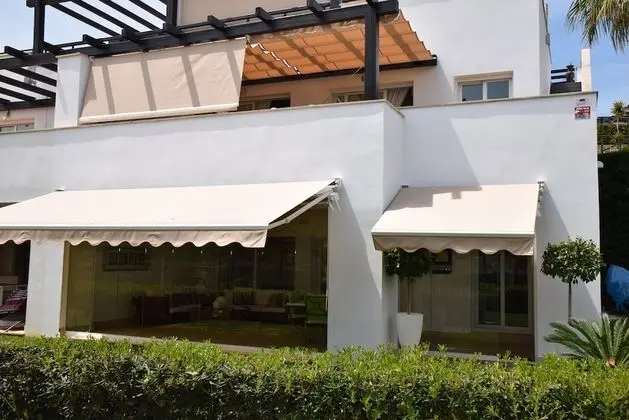 Semi Detached Townhouse Near The Beach - Dış Mekan
