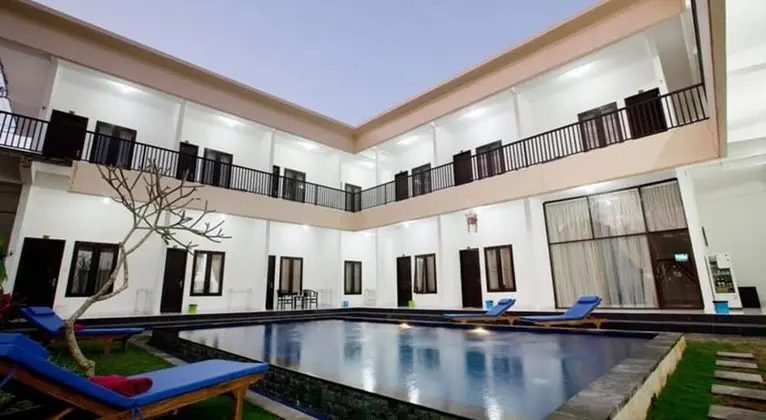 Seminyak Point Guest House - Havuz