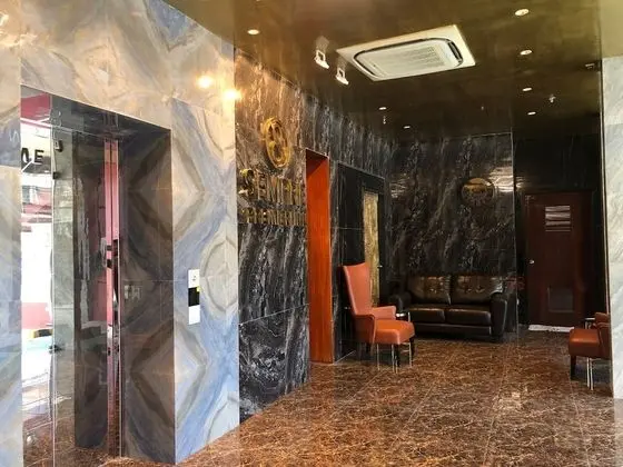 SEMPRE PREMIER INN - Lobi