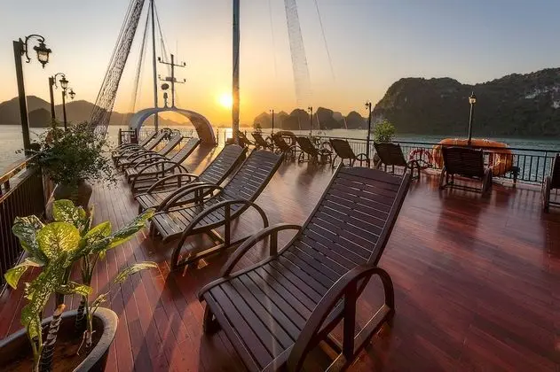 Sena Cruises Wonder On Lan Ha Bay