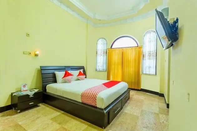 Senaz Guesthouse