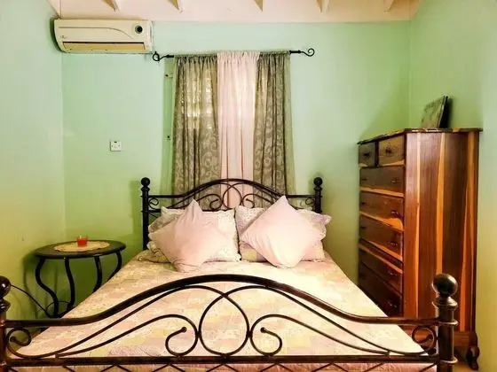 Sensational 2 Bedroom Getaway in Florence Hall - Oda